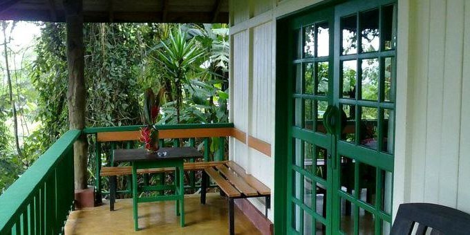 Located just north of Ojochal, Villas Gaia offers 14 tropically decorated casitas.