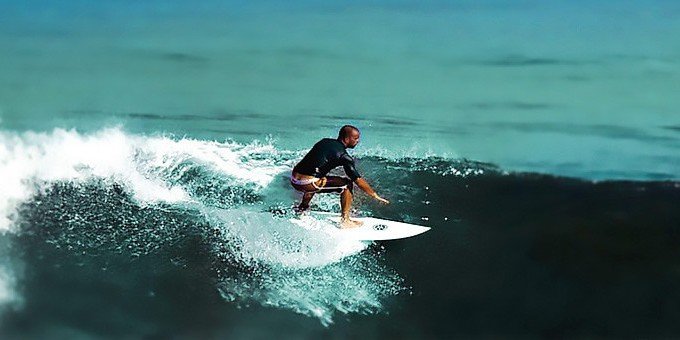 Surf’s up in Mal Pais! Forbes magazine describes the beautiful, remote, white sand coastline and unlimited skyline as one of the top ten beaches in the world. This popular surfing destination dotted with excellent restaurants and cafes has been written up in Conde Nast magazine.