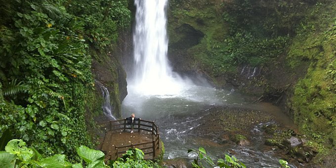 Explore the vibrant city and surroundings of Heredia, nestled amidst coffee plantations and lush landscapes, and venture to the summit of the majestic Poás Volcano for breathtaking views and a glimpse into Costa Rica's volcanic heart.