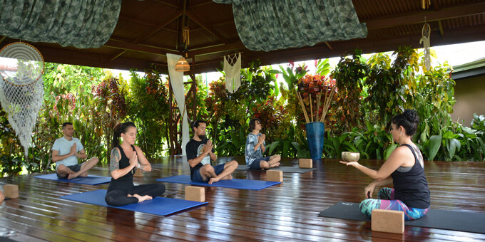 Imagine this: gentle yoga flows as the sun rises over a pristine beach, the symphony of the rainforest replacing the city's clamor, and a profound sense of peace washing over you as you reconnect with your inner self in a personalized Costa Rica wellness retreat.